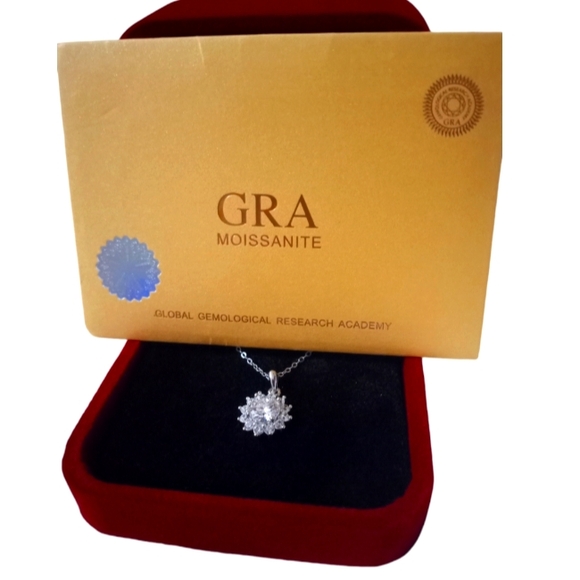 CERTIFIED 1 C.T. D.T.W. DIAMOND SUNFLOWER NECKLACE NEW - Picture 4 of 8